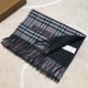 Burberry Burberry - Reversible Dual Purpose Checked Cashmere Scarf  2023 The newest model of the pop-up, cozy scarf, made of soft cashmere fabric, produced in a traditional Scottish workshop with a long history of 200 ye