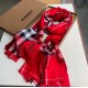 Heavyweight recommended   [top foreign single]   fire N years of the classic grid, when the trend of people have several Burberry scarves in the closet, a small scarf its role can not be underestimated, it is absolutely 