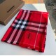 Heavyweight recommended   [top foreign single]   fire N years of the classic grid, when the trend of people have several Burberry scarves in the closet, a small scarf its role can not be underestimated, it is absolutely 