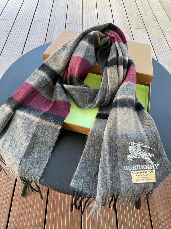 Price  Barberry plaid latest models   100% top pole lambswool material   very warm   soft and skin-friendly, not tied neck   classic Barberry plaid design   unisex couples models     size 32192cm   unisex models Men and 