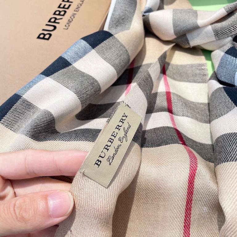 burberry classic cashmere plaid scarf  counter the latest phase, the current counter are replaced with a new label   classic in the classic. Full phase  what other F goods are weak, super-heavy water ripples, real materi