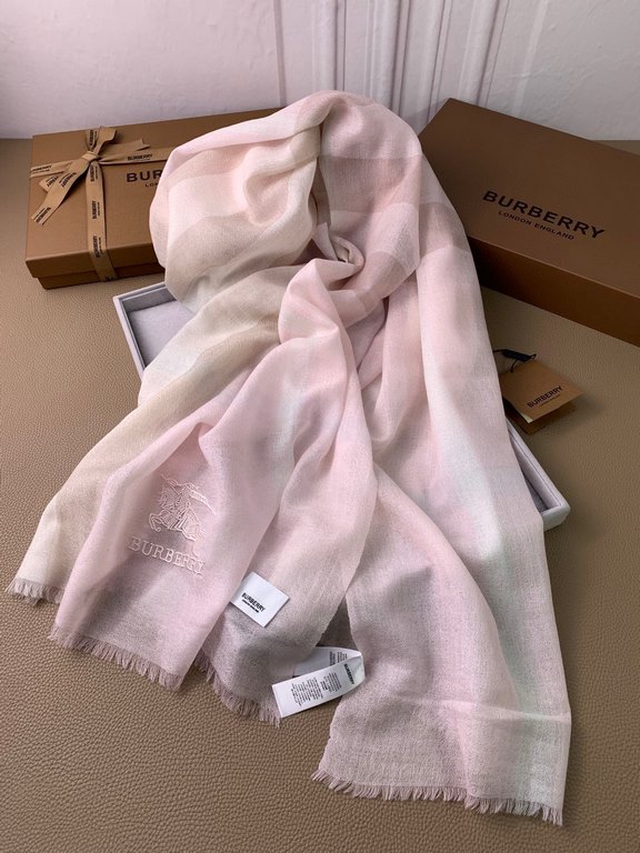 Burberry.[Aqua cashmere four side whiskers 300 count ultra-thin cashmere large plaid] royal big B counter goods! Super beautiful and super thin four side whiskers boutique! Come to take you to see the counter when the ex