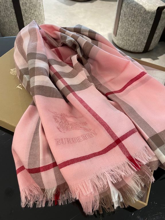 Classic and versatile   A must have fashion item for every women's closet! Warm!         Plaid wool scarf! Casual sporty style Decorative brand plaid jacquard Embellished with fine fringe tassel details 70200cm Rectangle