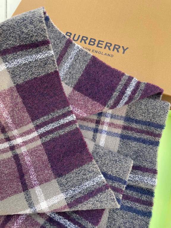 Price  Barberry plaid latest models   100% top pole lambswool material   very warm   soft and skin-friendly, not tied neck   classic Barberry plaid design   unisex couples models     size 32192cm   unisex models Men and 