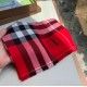 Heavyweight recommended   [top foreign single]   fire N years of the classic grid, when the trend of people have several Burberry scarves in the closet, a small scarf its role can not be underestimated, it is absolutely 