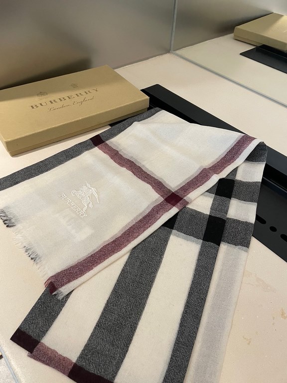 P Burberry genuine series goods exclusively for flagship store vip      top Scotland imported cashmere   incomparable noble elegance Intellectual style   concise atmospheric design   absolutely not Fancy style Ring velve