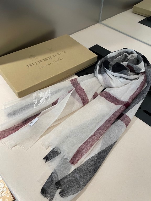 P Burberry genuine series goods exclusively for flagship store vip      top Scotland imported cashmere   incomparable noble elegance Intellectual style   concise atmospheric design   absolutely not Fancy style Ring velve