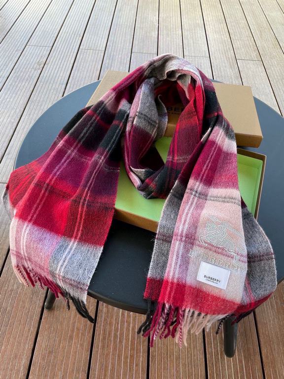 Burberry Bur unisex cashmere plaid looks crazy good, so stylish and glamorous!!!! Very svelte and stylish fallwinter piece! Really love it, very Classical k style design. 100% cashmere, feel really absolute! Forward and 