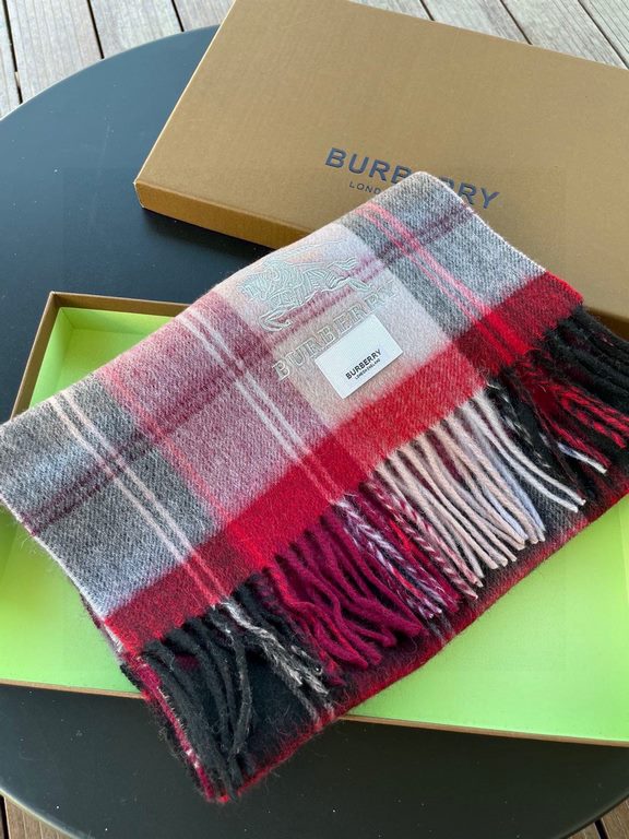 Burberry Bur unisex cashmere plaid looks crazy good, so stylish and glamorous!!!! Very svelte and stylish fallwinter piece! Really love it, very Classical k style design. 100% cashmere, feel really absolute! Forward and 