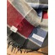 Price Burberry high quality imported cashmere scarf shocked on the shelves of overseas counters the latest men and women couple cashmere scarf domestic counters are not on the shelves from the style to the fabric are ver