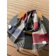 Price Burberry high quality imported cashmere scarf shocked on the shelves of overseas counters the latest men and women couple cashmere scarf domestic counters are not on the shelves from the style to the fabric are ver