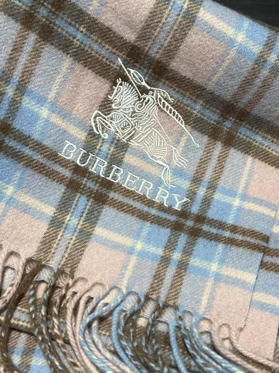 Burberry burberry counter grade classic cashmere plaid scarf! The true fragrance series must be recommended! Counter the latest quality, the current counter are replaced with pure handmade four corners sewing white label