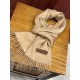 Burberry Couple's Double Sided Cashmere Scarf! Made of fine cashmere from the Mongolian plateau! The feel of the hand is full of fine fluff! The price is 100% affordable! The exquisite embroidery craft! Gift to keep thei