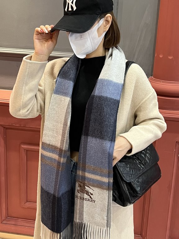 Price   heavy recommended   Burberry New - couple models cashmere scarf   perfect selection of superior cashmere fibers, time-consuming and labor-intensive, and then soaked in clear spring water polyester, so that cashme