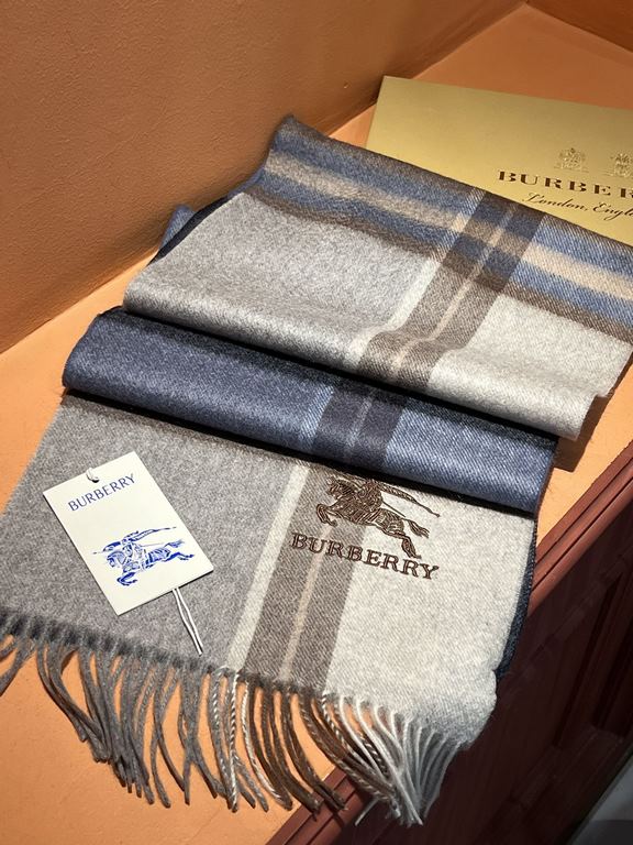 Price   heavy recommended   Burberry New - couple models cashmere scarf   perfect selection of superior cashmere fibers, time-consuming and labor-intensive, and then soaked in clear spring water polyester, so that cashme