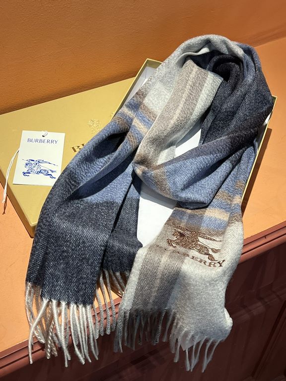 Price   heavy recommended   Burberry New - couple models cashmere scarf   perfect selection of superior cashmere fibers, time-consuming and labor-intensive, and then soaked in clear spring water polyester, so that cashme