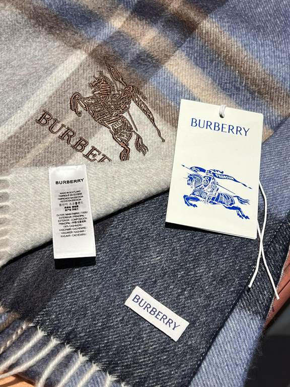 Price   heavy recommended   Burberry New - couple models cashmere scarf   perfect selection of superior cashmere fibers, time-consuming and labor-intensive, and then soaked in clear spring water polyester, so that cashme