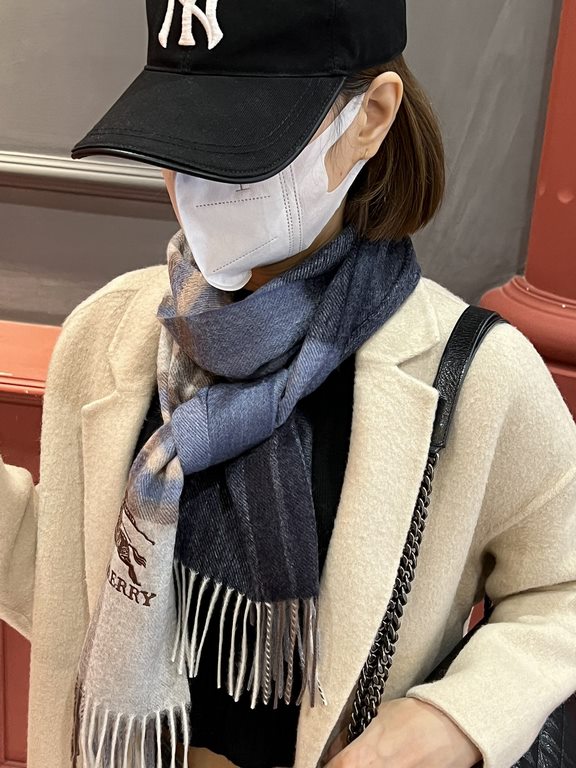 Price   heavy recommended   Burberry New - couple models cashmere scarf   perfect selection of superior cashmere fibers, time-consuming and labor-intensive, and then soaked in clear spring water polyester, so that cashme