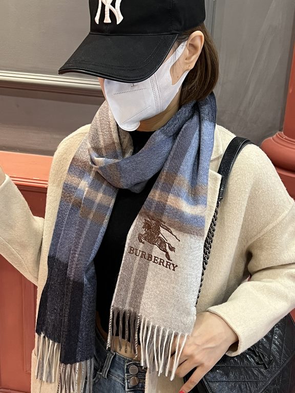 Price   heavy recommended   Burberry New - couple models cashmere scarf   perfect selection of superior cashmere fibers, time-consuming and labor-intensive, and then soaked in clear spring water polyester, so that cashme