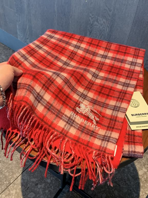 Burberry burberry counter grade classic cashmere plaid scarf! The true fragrance series must be recommended! Counter the latest quality, the current counter are replaced with pure handmade four corners sewing white label