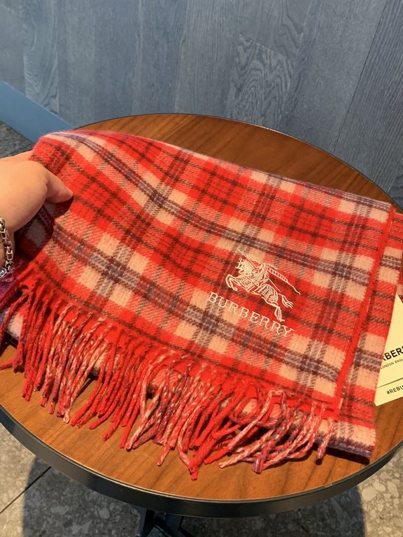 Burberry burberry counter grade classic cashmere plaid scarf! The true fragrance series must be recommended! Counter the latest quality, the current counter are replaced with pure handmade four corners sewing white label