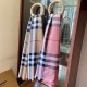 Burberry Burberry classic counter models, counter synchronization cashmere plaid square scarf spot seconds closet essential classic models VIP recommended!!!! Early fall classic barber cashmere barber square scarf Soft t