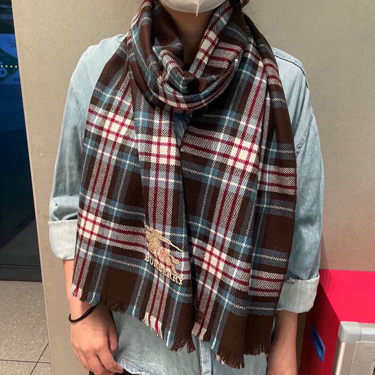 Explosive models on the new     Babouli exclusive cattle goods   High-end quality   This boutique is on the market and its rare, cashmere striped plaid scarf, really ultra-pole high-end goods   Only this big brand will h