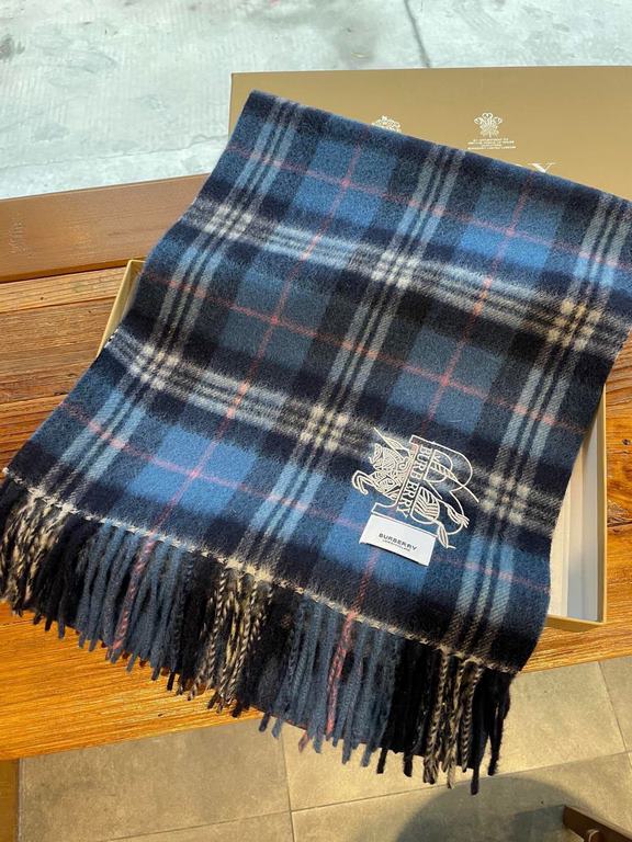 The Burberry Bur cashmere plaid looks crazy good, so stylish and glamorous!!!! Very svelte and stylish fallwinter piece! Really like it, very Classical men's design. Men's stuff less and more! ! 100% cashmere, the feel i