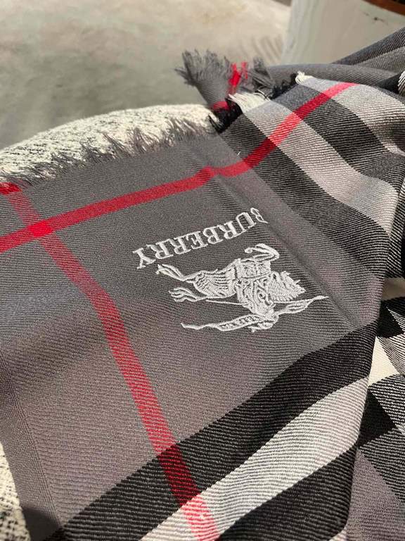 Classic and versatile   A must have fashion item for every women's closet! Warm!         Plaid wool scarf! Casual sporty style Decorative brand plaid jacquard Embellished with fine fringe tassel details 70200cm Rectangle