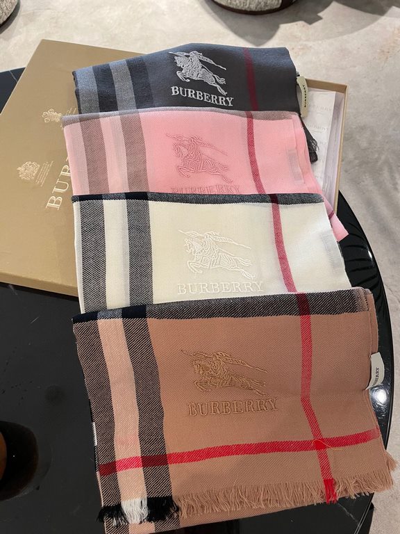 Classic and versatile   A must have fashion item for every women's closet! Warm!         Plaid wool scarf! Casual sporty style Decorative brand plaid jacquard Embellished with fine fringe tassel details 70200cm Rectangle