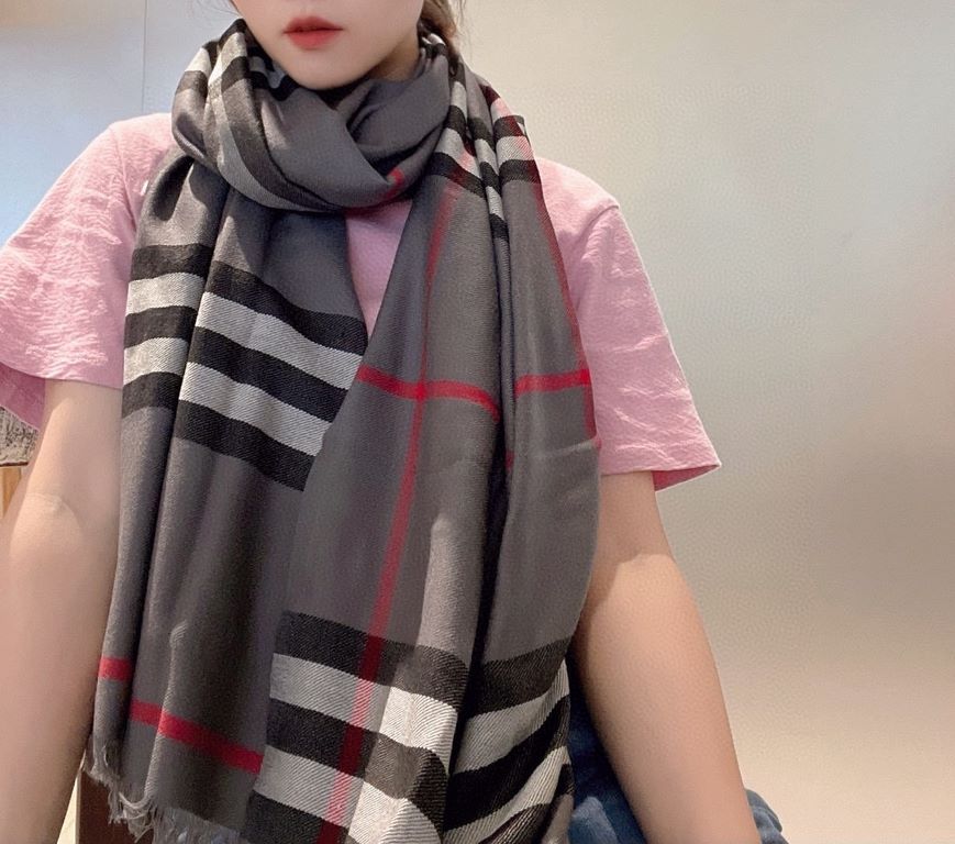 Classic and versatile   A must have fashion item for every women's closet! Warm!         Plaid wool scarf! Casual sporty style Decorative brand plaid jacquard Embellished with fine fringe tassel details 70200cm Rectangle