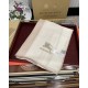 New   Burberry   using Inner Mongolia cashmere, heavily recommended   too beautiful   hot, everyone likes   when the hipsters have several Ba family scarves in the closet,   change a scarf will be enough to give you a re