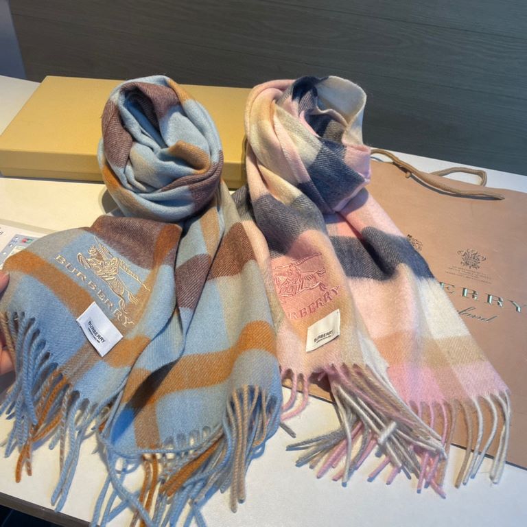 Burberry High-quality imported cashmere scarf shocked on the shelves of the latest overseas counter men and women couples cashmere scarf [Dag War Horse] domestic counters have not been on the shelves from the style to th