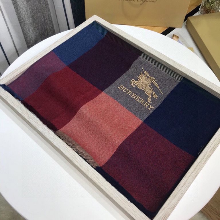 Explosive models arrived [Sulk]   high cutting-edge   [Ba Ba Baoli direct supply Dubai export goods  ]    Ba Baoli new  classic plaid, feel superb, fabric top cashmere high cutting-edge product, non-market general qualit