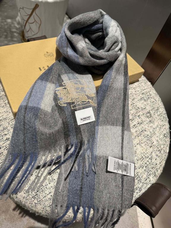 Barberry [Men's and Women's Scarves] Rage to keep for yourself, a rare high-end men's model! Family benefits! Burberry very positive men's scarf ~ fabric big love, very soft and delicate comfortable, light water ripple! 