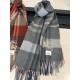 Barberry [Men's and Women's Scarves] Rage to keep for yourself, a rare high-end men's model! Family benefits! Burberry very positive men's scarf ~ fabric big love, very soft and delicate comfortable, light water ripple! 