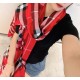 Heavyweight recommended   [top foreign single]   fire N years of the classic grid, when the trend of people have several Burberry scarves in the closet, a small scarf its role can not be underestimated, it is absolutely 