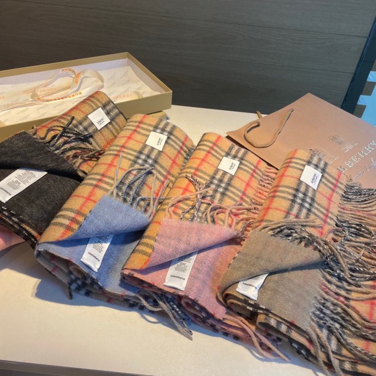 B Family. Double-sided cashmere scarf] BURBERRY! The latest hot scarf of the year! Top quality [high-end digital airbrush] 180  30cm, double-sided scarf available on both sides of a equal to two Oh ～ each side is very go