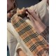 B Family. Double-sided cashmere scarf] BURBERRY! The latest hot scarf of the year! Top quality [high-end digital airbrush] 180  30cm, double-sided scarf available on both sides of a equal to two Oh ～ each side is very go