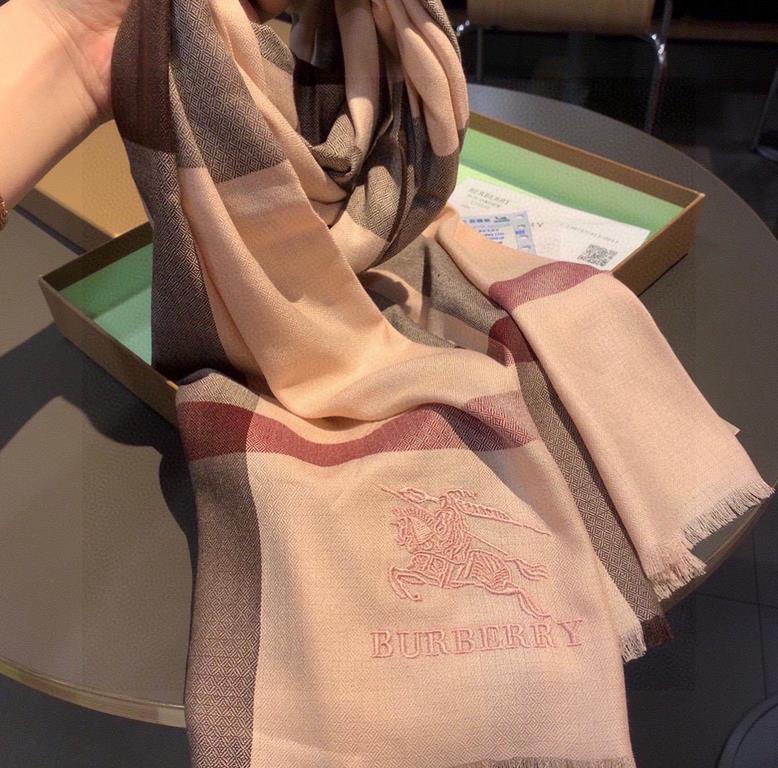 Burberry   Forever chic  Burberry Classic Grid Thin Diamond Pattern Velvet Scarf ~ rare classic grid, such a plaid really look good every year, and this year it is a representative of the retro chic style   The fabric of