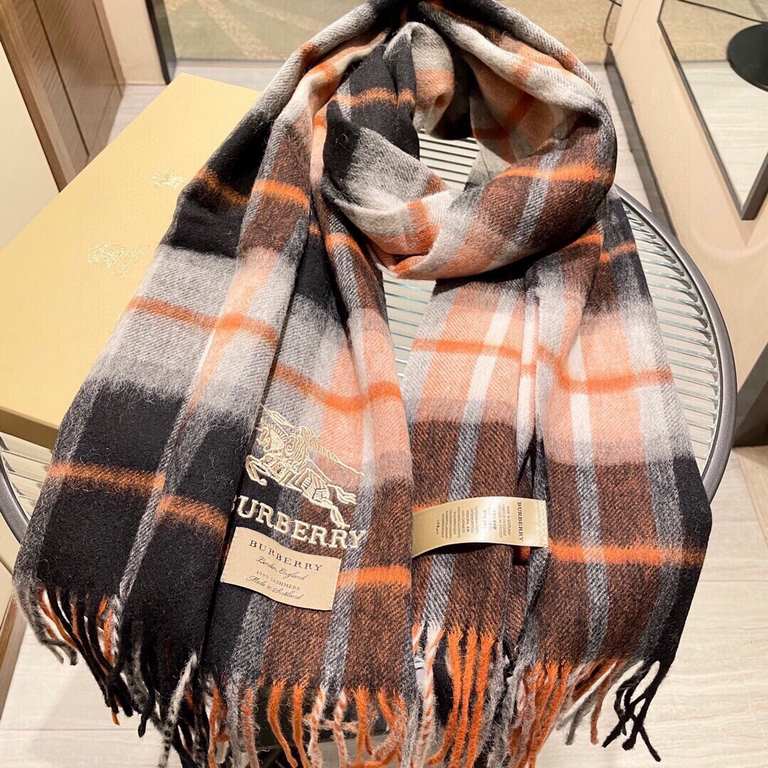 vip recommended  Barberry couple models 2022 counter the latest models   [top cashmere shawl scarf]   burst models Oh    physical genuinely beautiful   shawl with a fine logo embroidery            the entire scarf color 