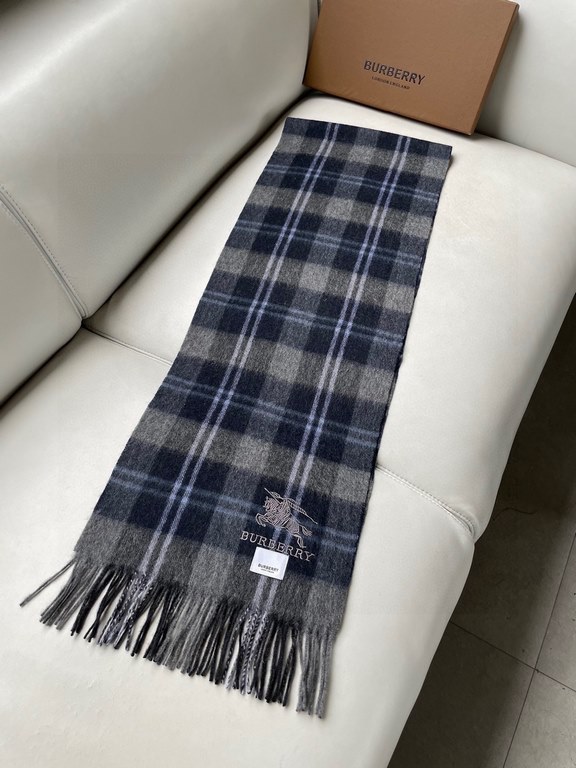 Burberry Bur unisex cashmere plaid looks crazy good, so stylish and glamorous!!!! Very svelte and stylish fallwinter piece! Really love it, very Classical k style design. 100% cashmere, feel really absolute! Forward and 