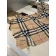 Heavyweight recommended   [top foreign single]   fire N years of the classic grid, when the trend of people have several Burberry scarves in the closet, a small scarf its role can not be underestimated, it is absolutely 