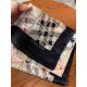 Will glow shiny scarf Burberry long scarf Dynamic and elegant urban styling accessories, soft touch. Classic Burberry floral pattern with plaid print, exquisite and gorgeous modeling embellishment, beautiful to the extre