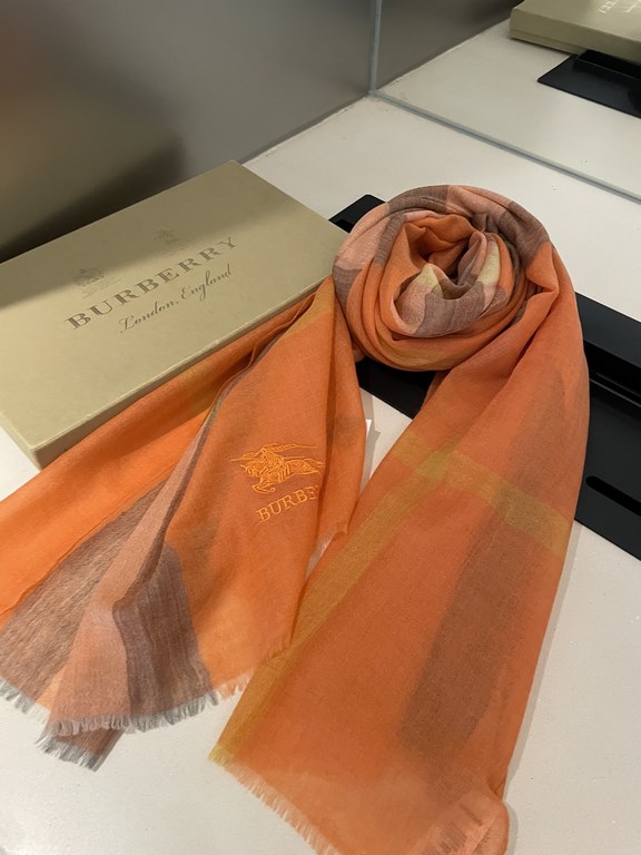 P Burberry genuine series goods exclusively for flagship store vip      top Scotland imported cashmere   incomparable noble elegance Intellectual style   concise atmospheric design   absolutely not Fancy style Ring velve