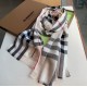 Heavyweight recommended   [top foreign single]   fire N years of the classic grid, when the trend of people have several Burberry scarves in the closet, a small scarf its role can not be underestimated, it is absolutely 