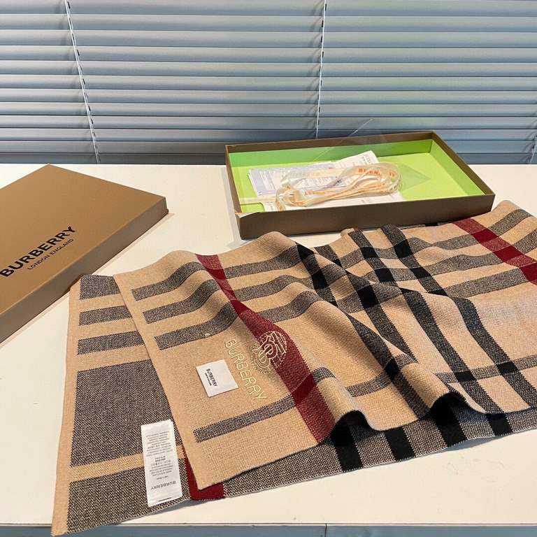 vi  recommended  Barberry 2022 counter the latest models Tb scarf [top cashmere scarf]   burst models Oh    physical genuinely beautiful   knitted scarf with a fine logo embroidery     the entire scarf color collocation 