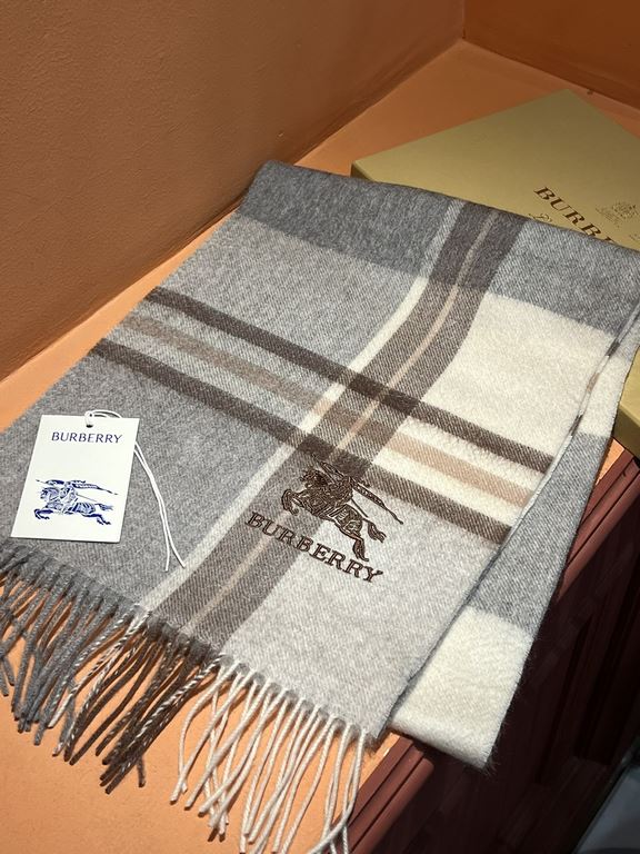 Price   heavy recommended   Burberry New - couple models cashmere scarf   perfect selection of superior cashmere fibers, time-consuming and labor-intensive, and then soaked in clear spring water polyester, so that cashme