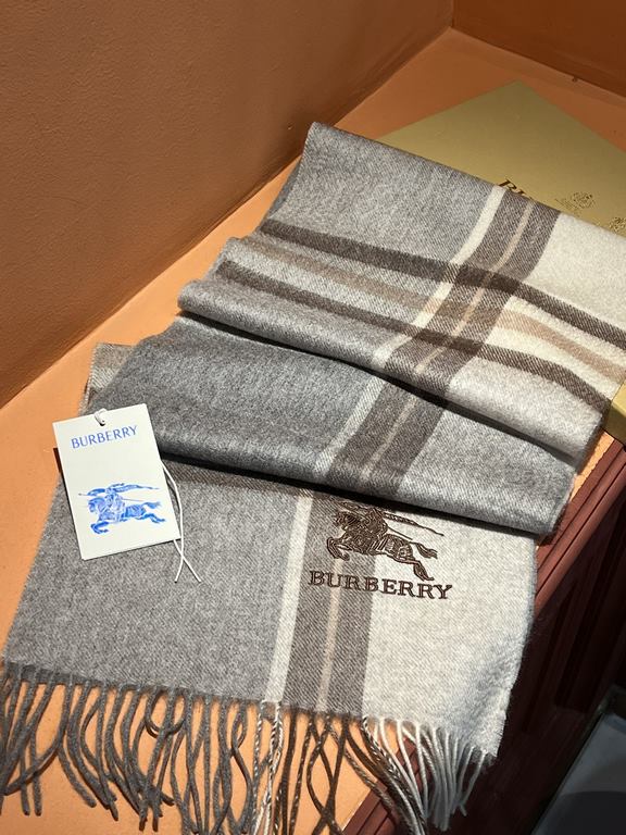 Price   heavy recommended   Burberry New - couple models cashmere scarf   perfect selection of superior cashmere fibers, time-consuming and labor-intensive, and then soaked in clear spring water polyester, so that cashme