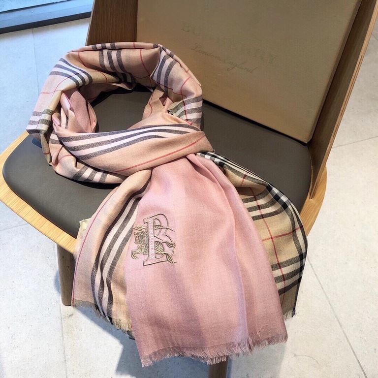 Recommended   Original   Counter New Synchronized New  BURBERRY-ENGLAND Explosive imported pure cashmere plaid scarfshawl  Perfectly combines the female sexiness and playfulness.The exclusive physical shooting of   High-